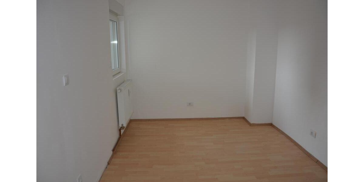 Etagenwohnung Lüchow (Wendland) - 4 Zimmer, 117 m&sup2;, 900&euro; | Angebot:24847376