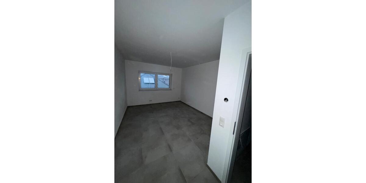 Doppelhaushälfte Bergen - 8 Zimmer, 144 m&sup2;, 1.400&euro; | Angebot:24663179