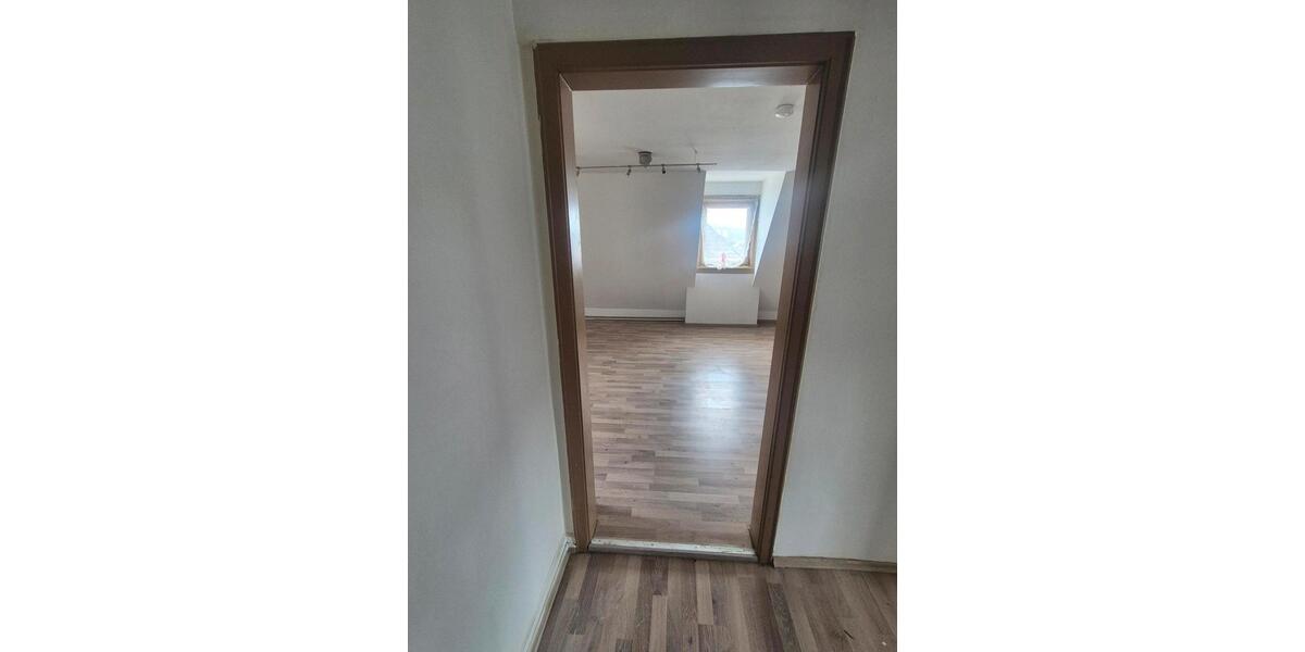 Dachgeschoßwohnung Albstadt - 3 Zimmer, 69 m&sup2;, 700&euro; | Angebot:26447043