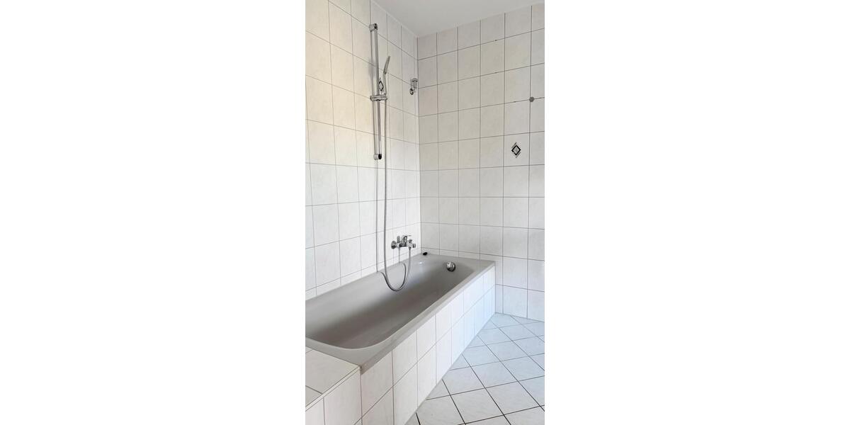 Dachgeschoßwohnung Erbach - 2 Zimmer, 58 m&sup2;, 860&euro; | Angebot:26241355