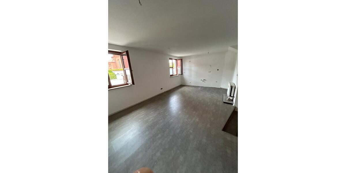 Etagenwohnung Burghausen - 1 Zimmer, 66 m&sup2;, 850&euro; | Angebot:26682592