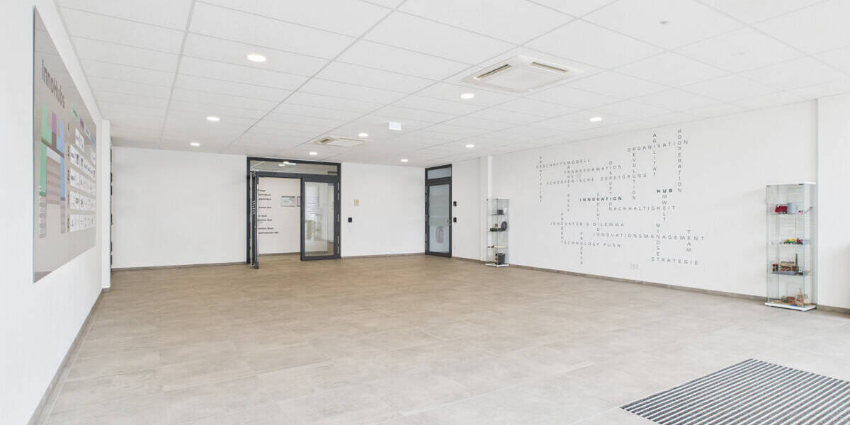 Repräsentatives Büro mit Südbalkon und hochwertiger Ausstattung für Unternehmen zimmer