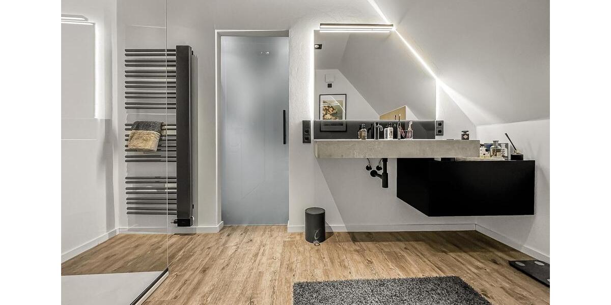 Dachgeschoßwohnung Lemgo - 2 Zimmer, 85 m&sup2;, 1.200&euro; | Angebot:26579037