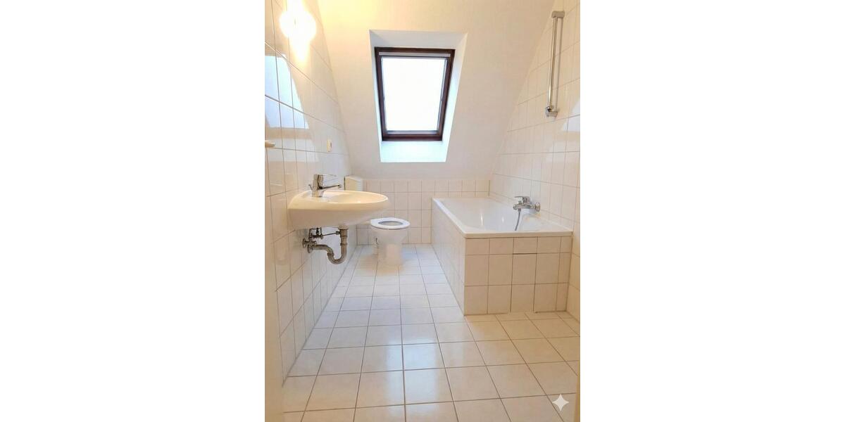 Dachgeschoßwohnung Ruhner Berge - 2 Zimmer, 40 m&sup2;, 320&euro; | Angebot:25976088