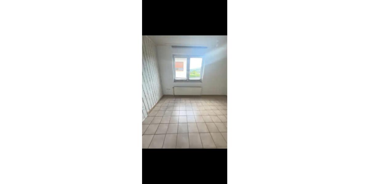 Etagenwohnung Springe - 5 Zimmer, 180 m&sup2;, 1.450&euro; | Angebot:24736538