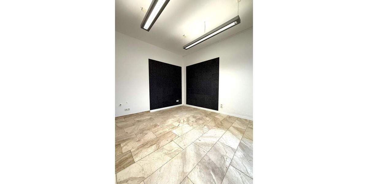 Gewerbeobjekt Petersberg - 1 Zimmer, 22 m&sup2;, 300&euro; | Angebot:24543618