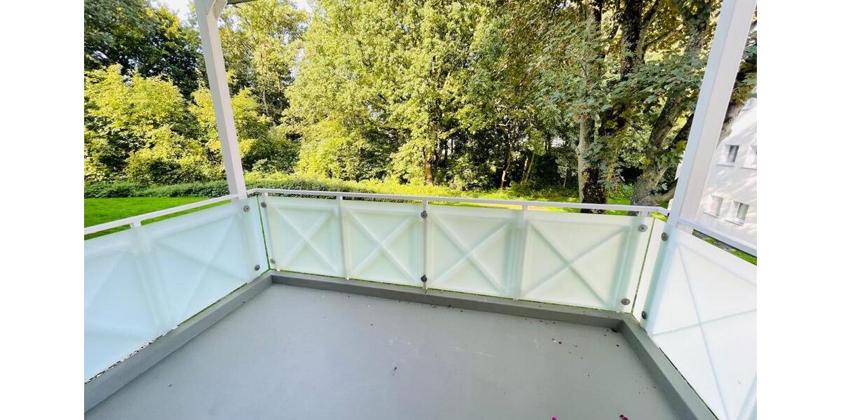 *energetische Hausmodernisierung*renovierte Wohnung*Balkon* 3 zimmer