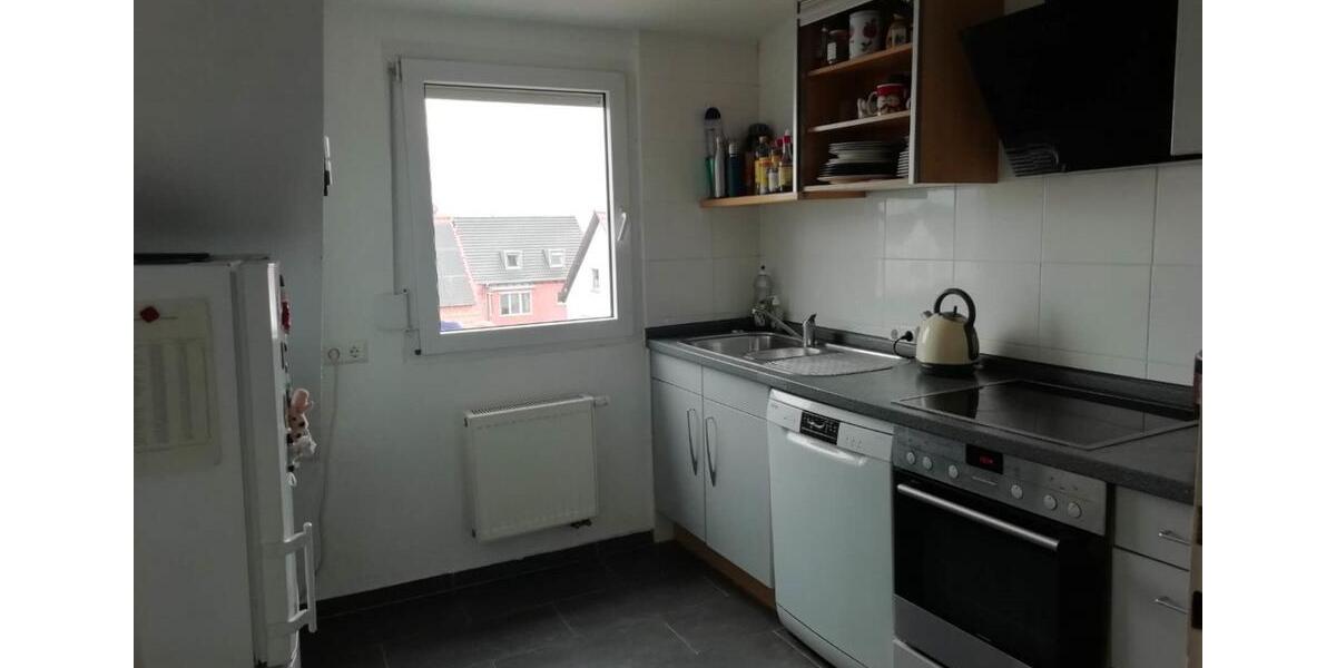 Stuttgart möbiliziert Vier Zimmer Wohnung 7Km von Zentrum 4 zimmer