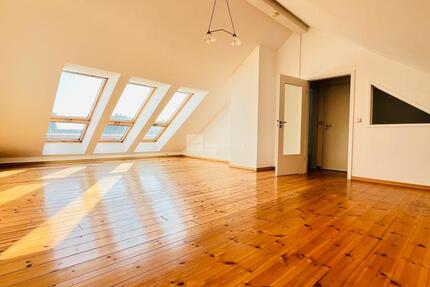 Gemütliche 2-Zimmer-Dachgeschoßwohnung mit Maisonette-Charme