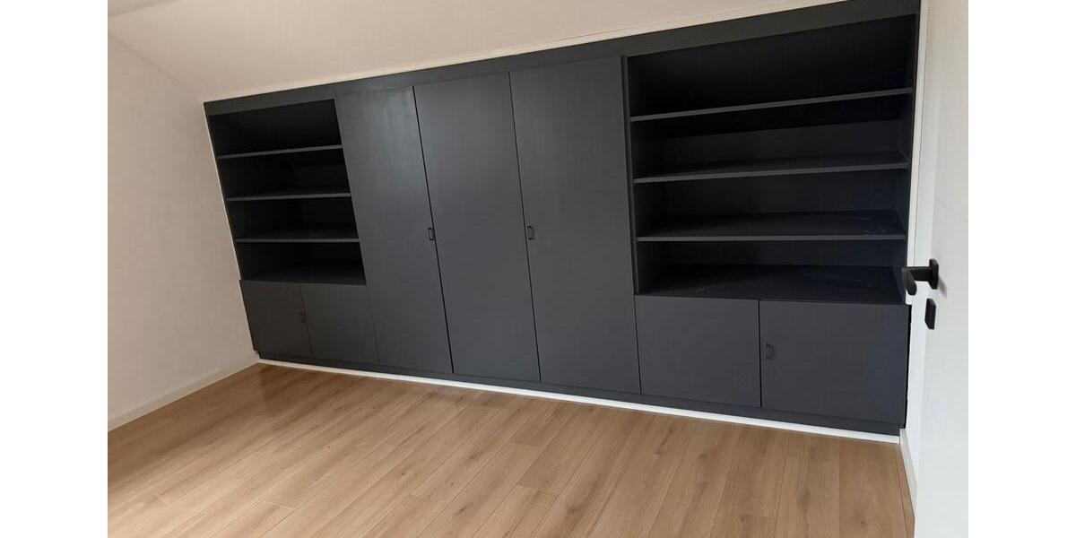 Frisch modernisierte 3-Zimmer-Dachgeschosswohnung 3 zimmer