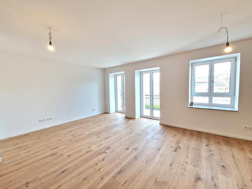*Cityliving mit Charakter: NeubauWohnung in historischem Gebäude* 4-Zimmer-Wohnung mit 2 Balkonen