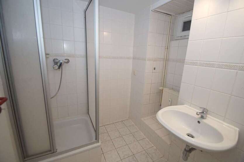 2-Zimmer-Wohnung im Hinterhaus mit viel zusätzlichem Platz im Untergeschoß