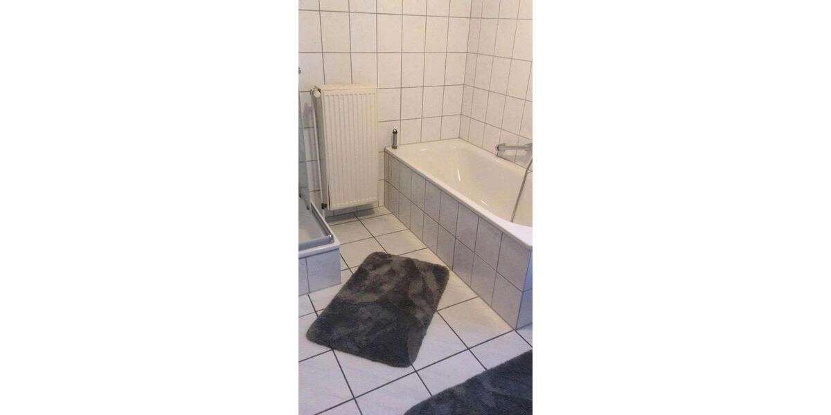 Etagenwohnung Bückeburg - 4 Zimmer, 100 m&sup2;, 1.350&euro; | Angebot:26048281