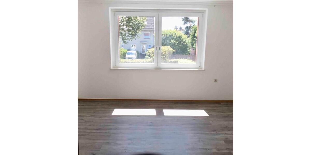 Schicke 3,5-Zimmer-Wohnung mit Balkon und Garten 3 zimmer