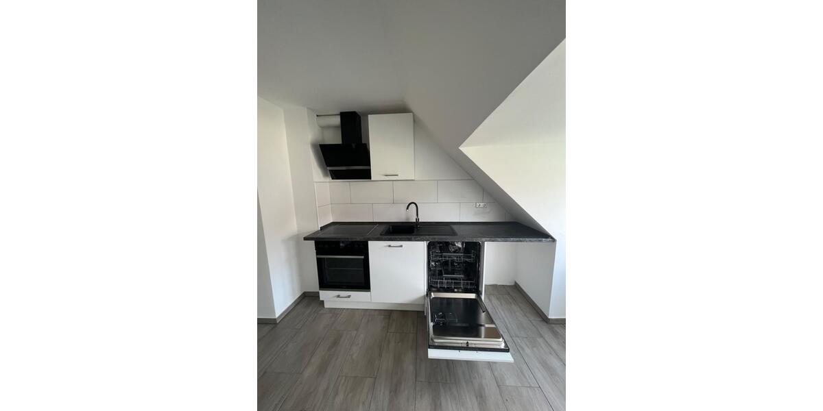 Dachgeschoßwohnung Wolfsburg - 4 Zimmer, 53 m&sup2;, 500&euro; | Angebot:26558069