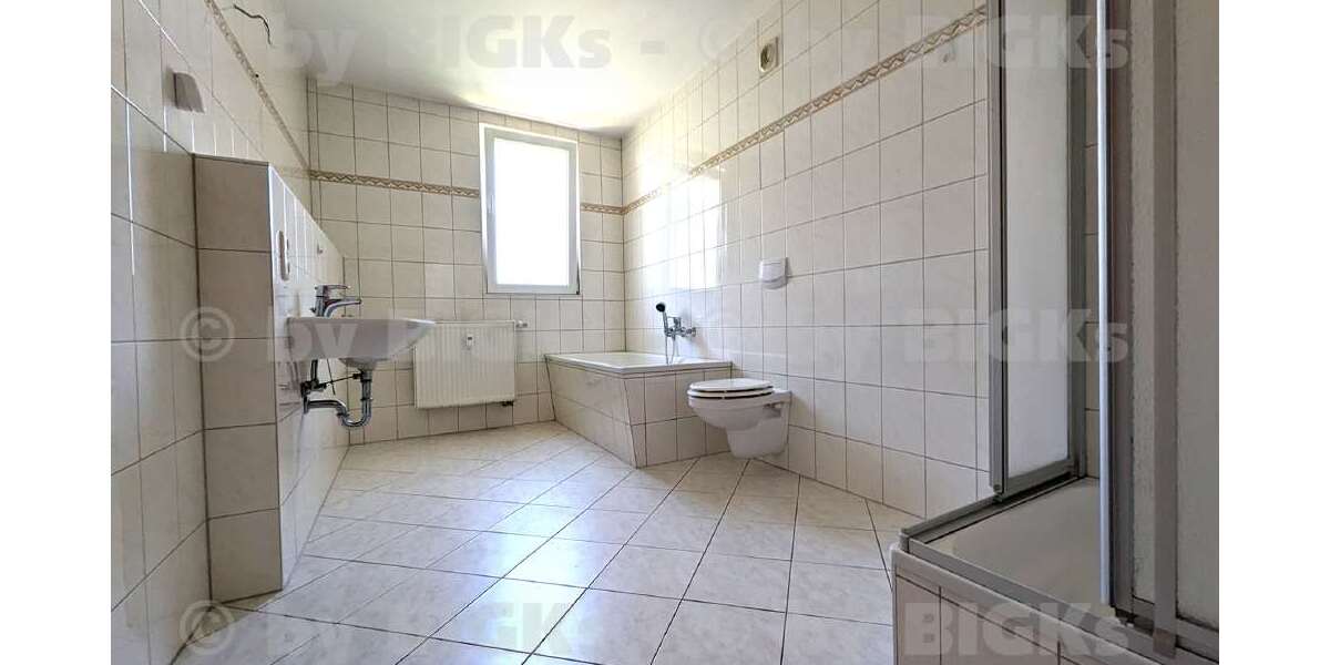 BIGKs - Suhl-Leninring: FREIE AUSSICHT - 3 Raum Wohnung Suhl,sep.Küche,Dusch-Wannenbad, Balkon (-;) - Etagenwohnung Suhl Suhl Friedrich-Wolf-Straße | Angebot:25045621