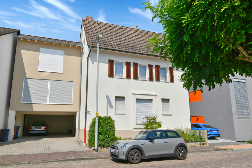 Moderne 4 Zi Maisonette mit 2 Schlafräumen mitten in Hornau