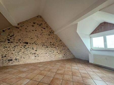 Etagenwohnung Hilzingen - 3 Zimmer, 75 m&sup2;, 700&euro; | Angebot:23597463