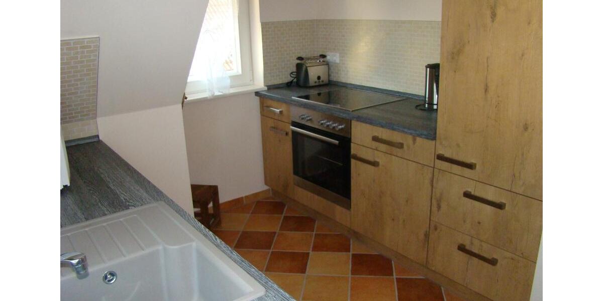 Nachmieter: 1,5 WE1.1 KH-FH - EBK, FB-Heizung, Spitzboden, Garten 1.5 zimmer