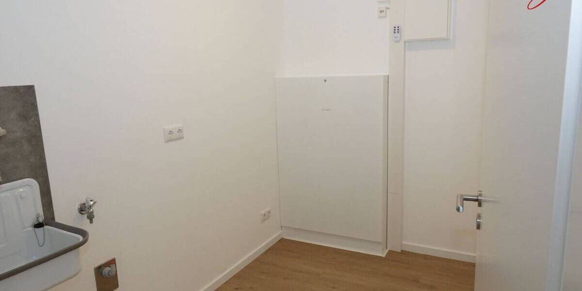 Etagenwohnung Esens - 3 Zimmer, 92 m&sup2;, 990&euro; | Angebot:25670229