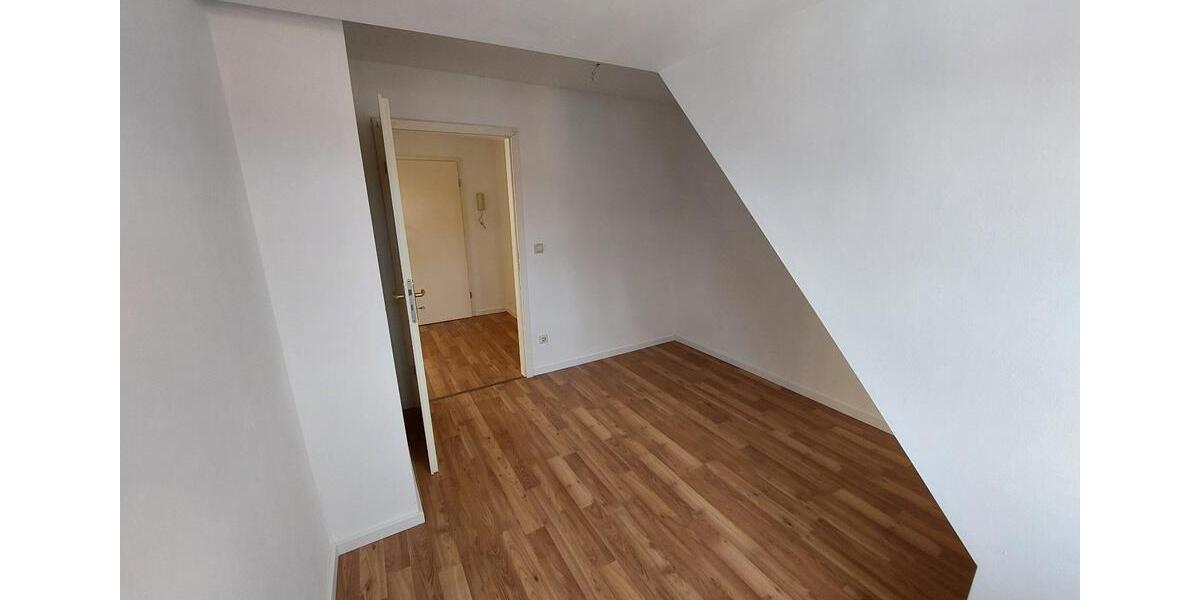 Etagenwohnung Roßwein - 3 Zimmer, 65 m&sup2;, 325&euro; | Angebot:19263247