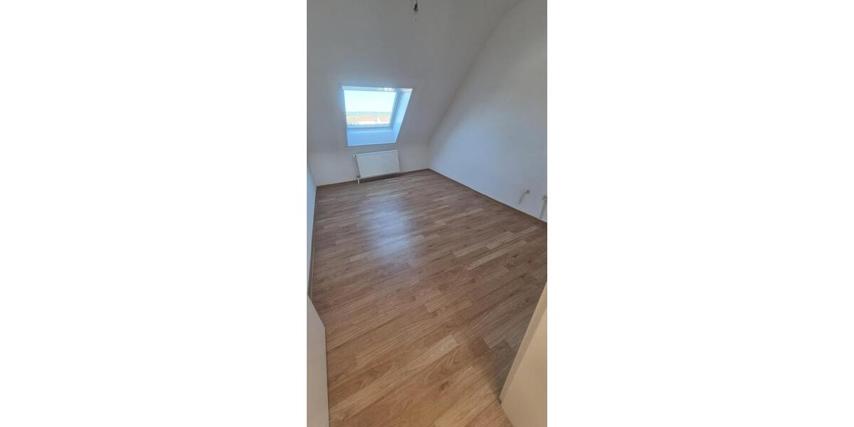 Dachgeschoßwohnung Neuwied - 3 Zimmer, 82 m&sup2;, 757&euro; | Angebot:26620367