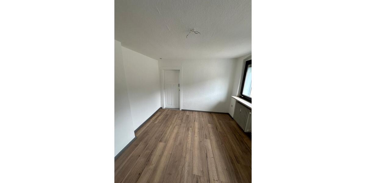 Dachgeschoßwohnung Konradsreuth - 2 Zimmer, 40 m&sup2;, 200&euro; | Angebot:26505244