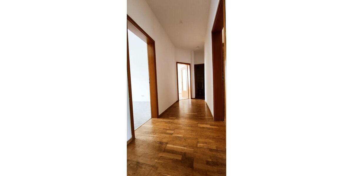 Etagenwohnung Halberstadt - 4 Zimmer, 90 m&sup2;, 410&euro; | Angebot:26021392