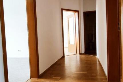 Wohnung Halberstadt - 4 Zimmer, 90 m&sup2;, 410&euro; | Angebot:26021392