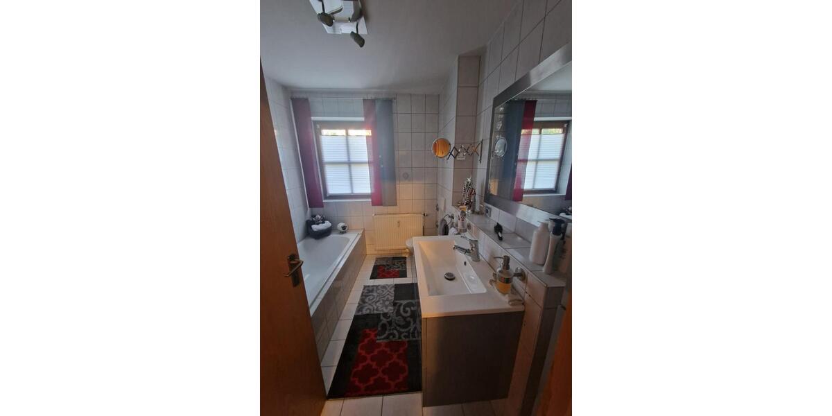 Erdgeschoßwohnung Schwarzenfeld - 3 Zimmer, 76 m&sup2;, 890&euro; | Angebot:26252383