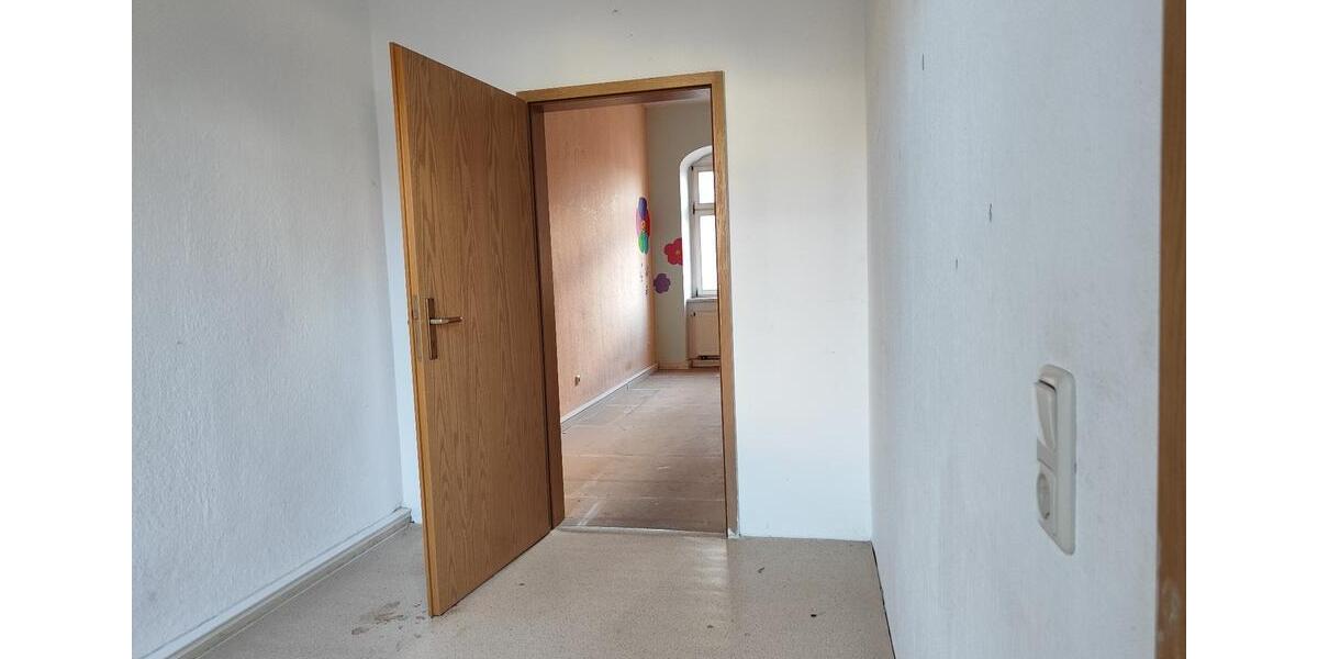 Etagenwohnung Roßwein - 3 Zimmer, 60 m&sup2;, 270&euro; | Angebot:26011097