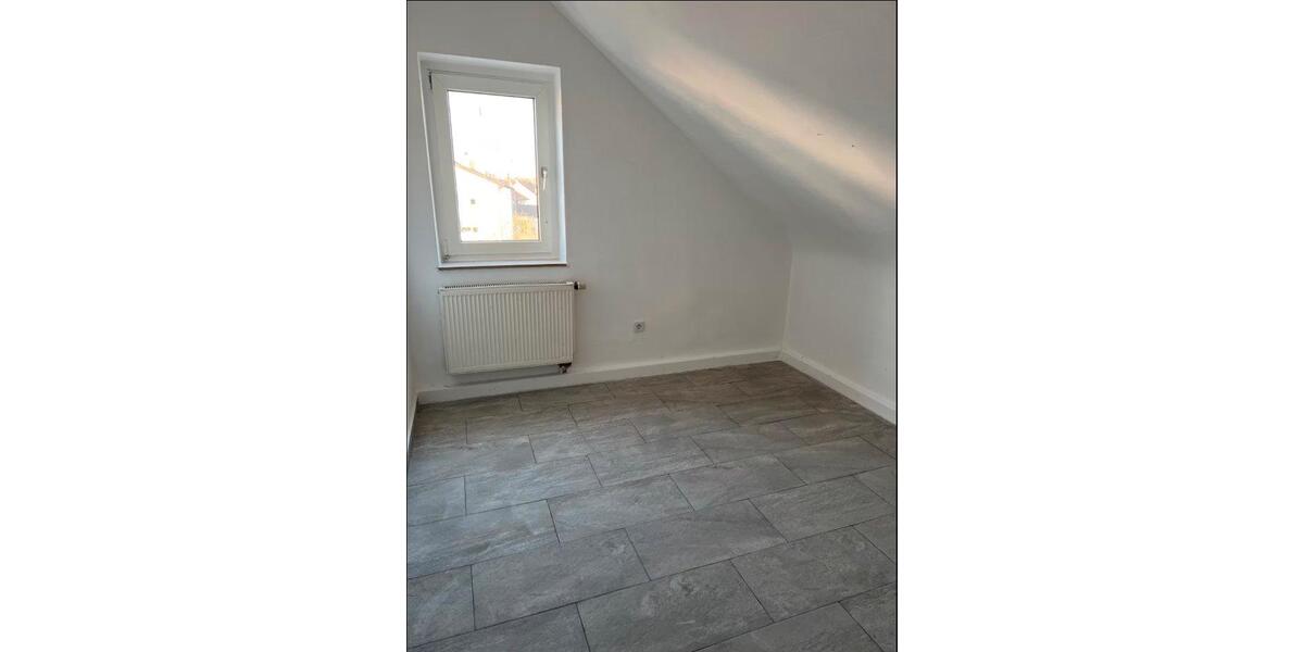 Dachgeschoßwohnung Germersheim - 2 Zimmer, 66 m&sup2;, 700&euro; | Angebot:26629746