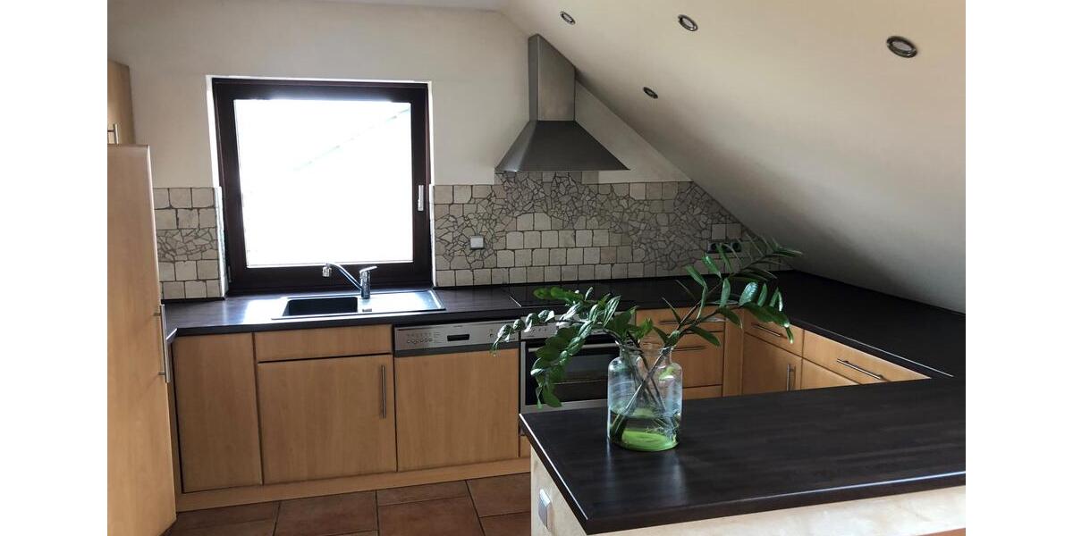 Schöne 4-Zimmer Wohnung im Top Zustand mit EBK und 2 Stellplätzen 4 zimmer