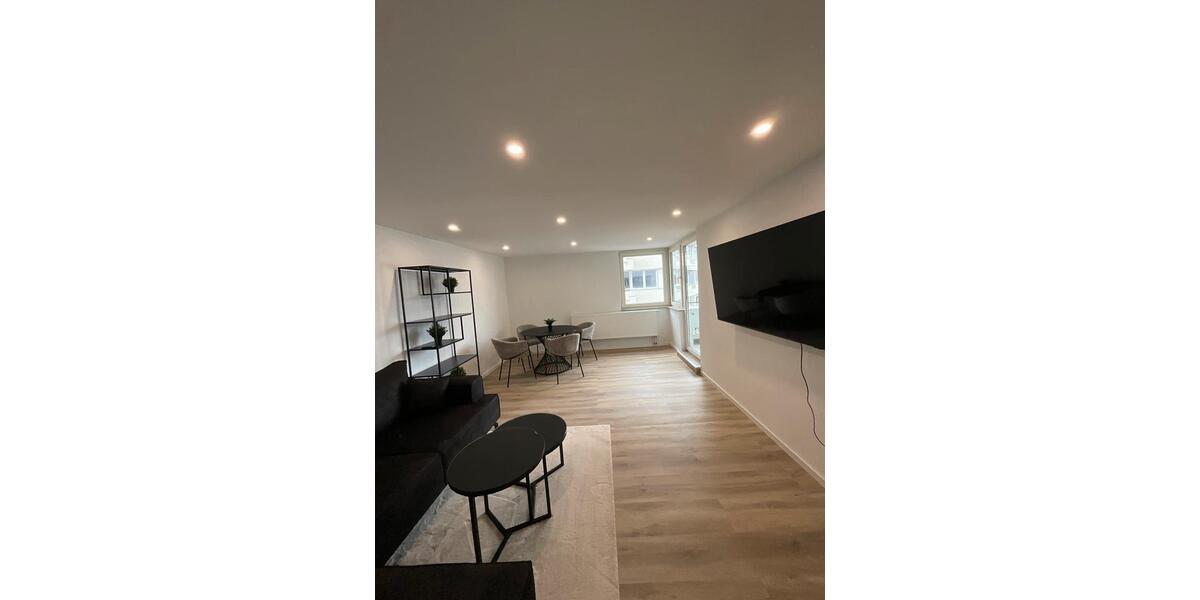 Etagenwohnung Sindelfingen - 4 Zimmer, 100 m&sup2;, 3.500&euro; | Angebot:25570940