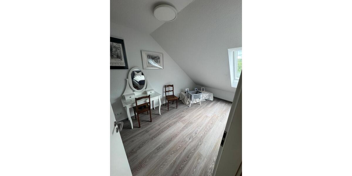 Reihenhaus Bad Endbach - 6 Zimmer, 128 m&sup2;, 1.350&euro; | Angebot:26604950