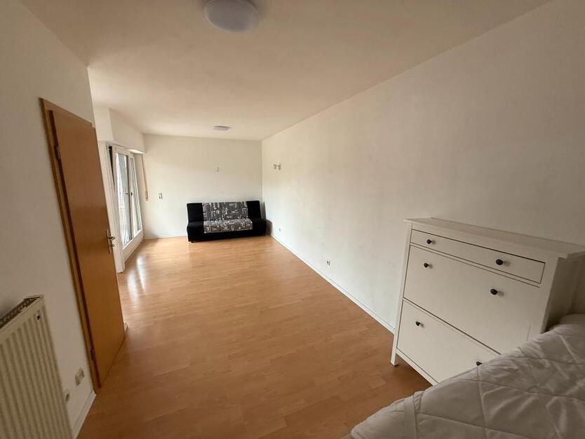Möblierte 1-Zimmer-Wohnung mit Balkon in ruhiger Lage