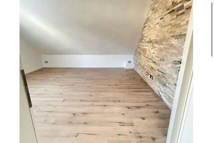 Schöne moderne 2,5-Zimmer-Wohnung mit neuwertiger Küche 2.5 zimmer