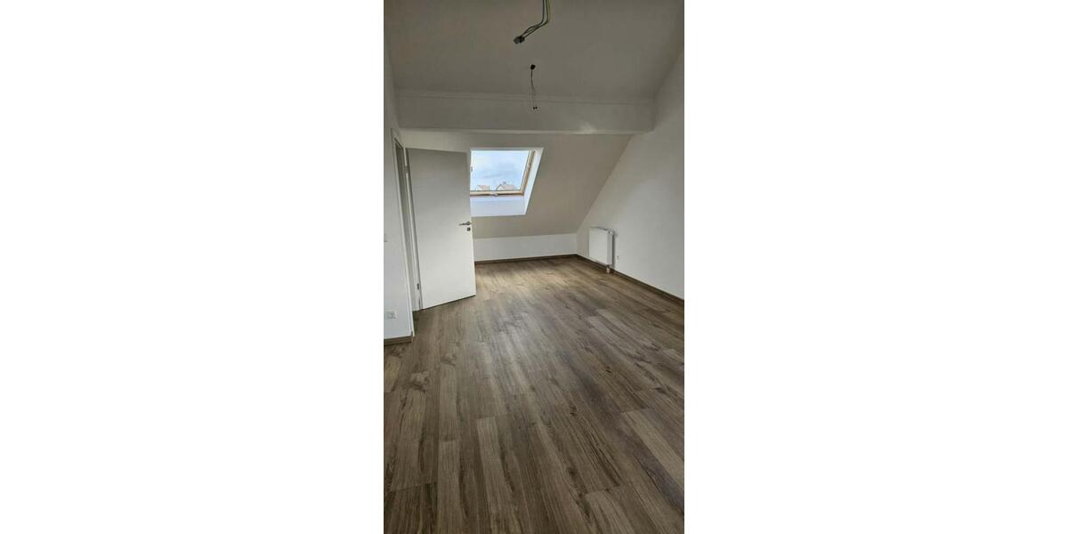 Reihenhaus Oberndorf am Neckar - 4 Zimmer, 132 m&sup2;, 1.350&euro; | Angebot:23688676