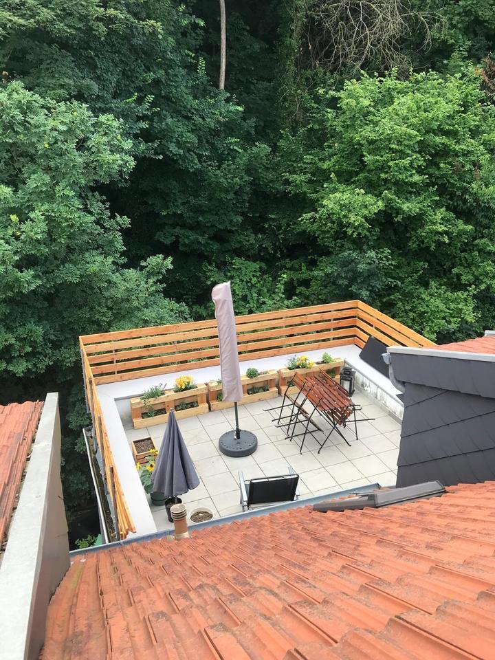 Traumhafte 6 ZKB Maisonette Wohnung mit Dachterrasse, Talstraße