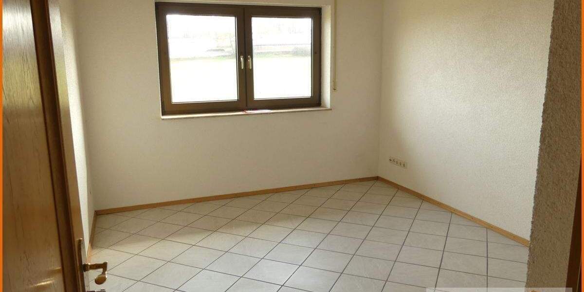 Etagenwohnung Flieden / Stork Stork - 4 Zimmer, 136 m&sup2;, 650&euro; | Angebot:26475926