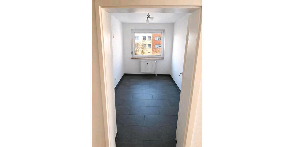 Etagenwohnung Sarstedt - 3 Zimmer, 92 m&sup2;, 920&euro; | Angebot:26702915