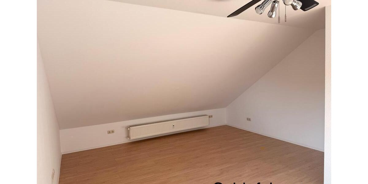 Dachgeschoßwohnung Neuhof - 3 Zimmer, 77 m&sup2;, 693&euro; | Angebot:26216085