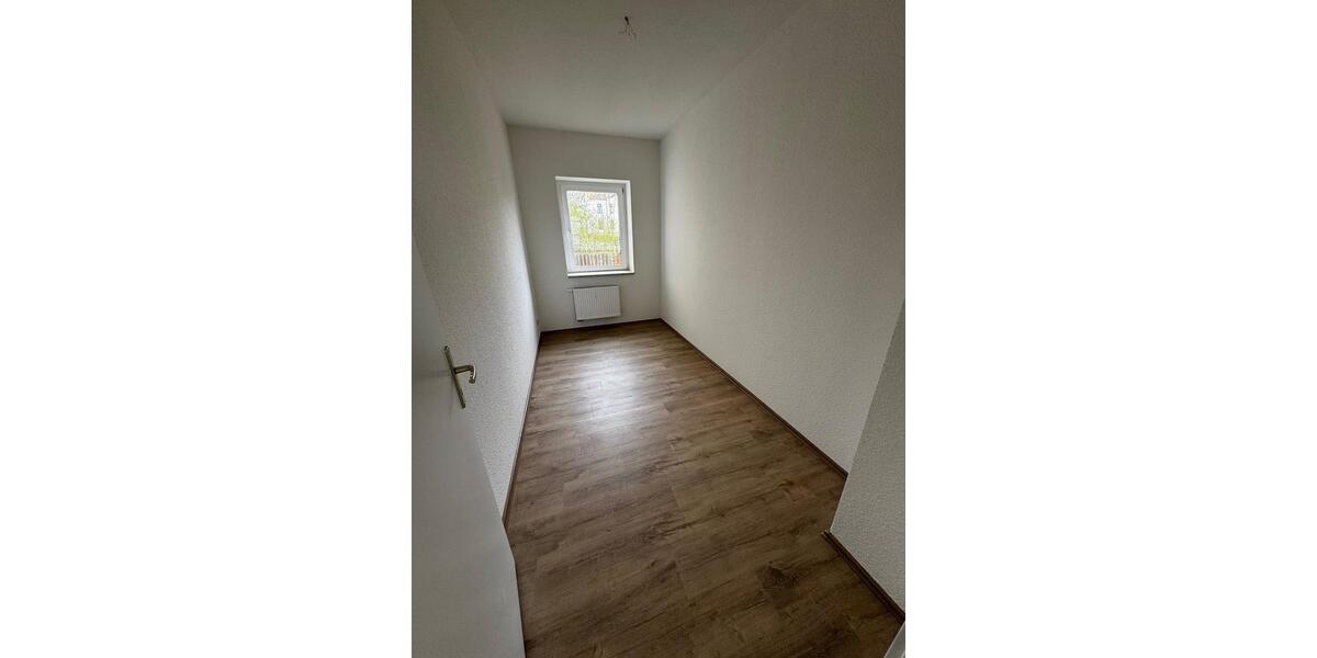 Etagenwohnung Crimmitschau - 3 Zimmer, 70 m&sup2;, 420&euro; | Angebot:26647428
