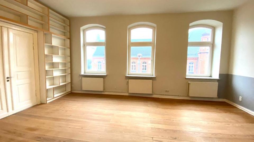 Schöne helle Wohnung Ideals als WG oder Praxis 3 zimmer