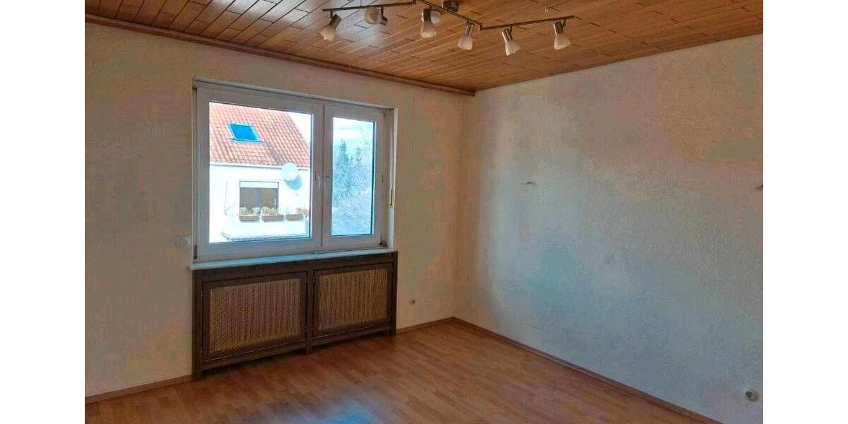 Etagenwohnung Saarbrücken West - 3 Zimmer, 70 m&sup2;, 570&euro; | Angebot:26573105