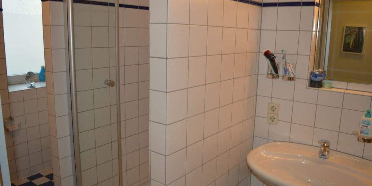 Stilvolles Wohnen im Zentrum Treis-Kardens. Moselnähe. Hoher Freizeitwert. Hochwertige Einbauküche. 4 zimmer