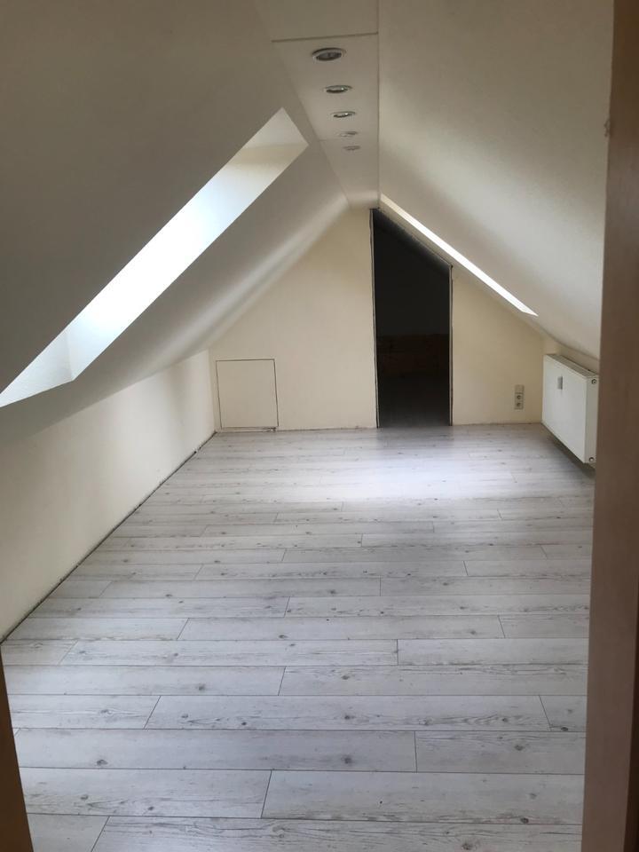 FamilienWohnung (4-Zimmer, Frankenberg Scheffelstr), neue Dusche