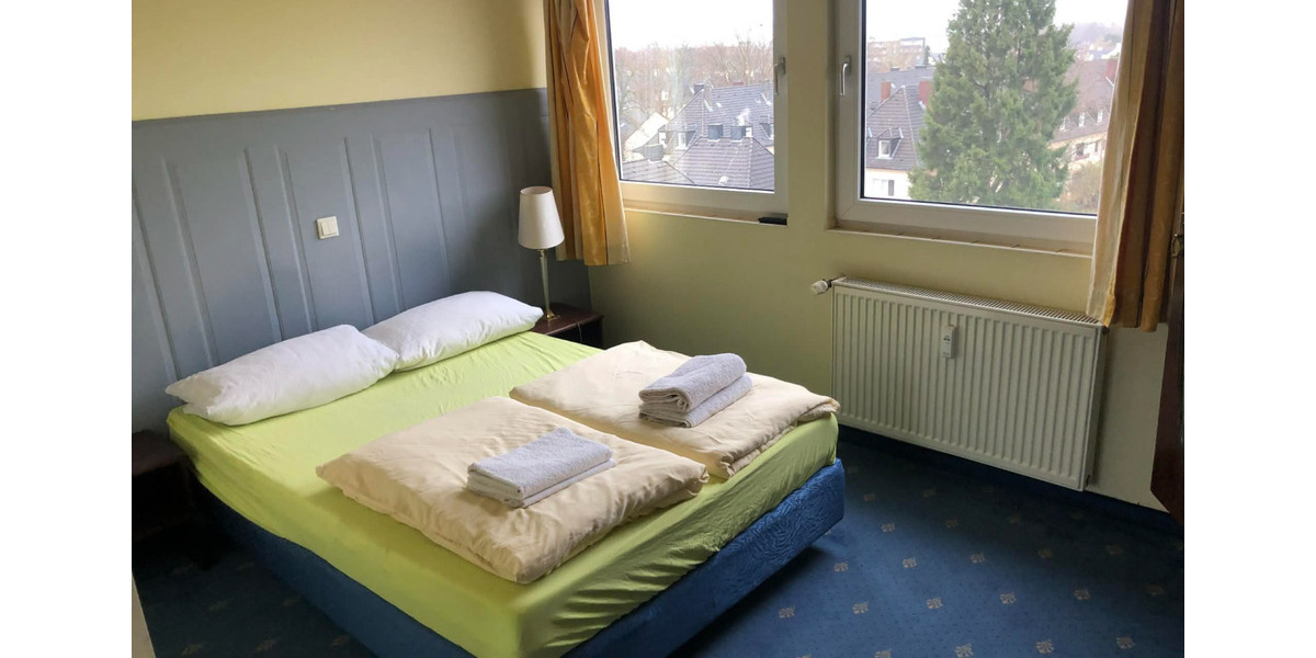 Suite für bis zu 2 Fernarbeiter mit Bad und Home Office-Platz 1 zimmer