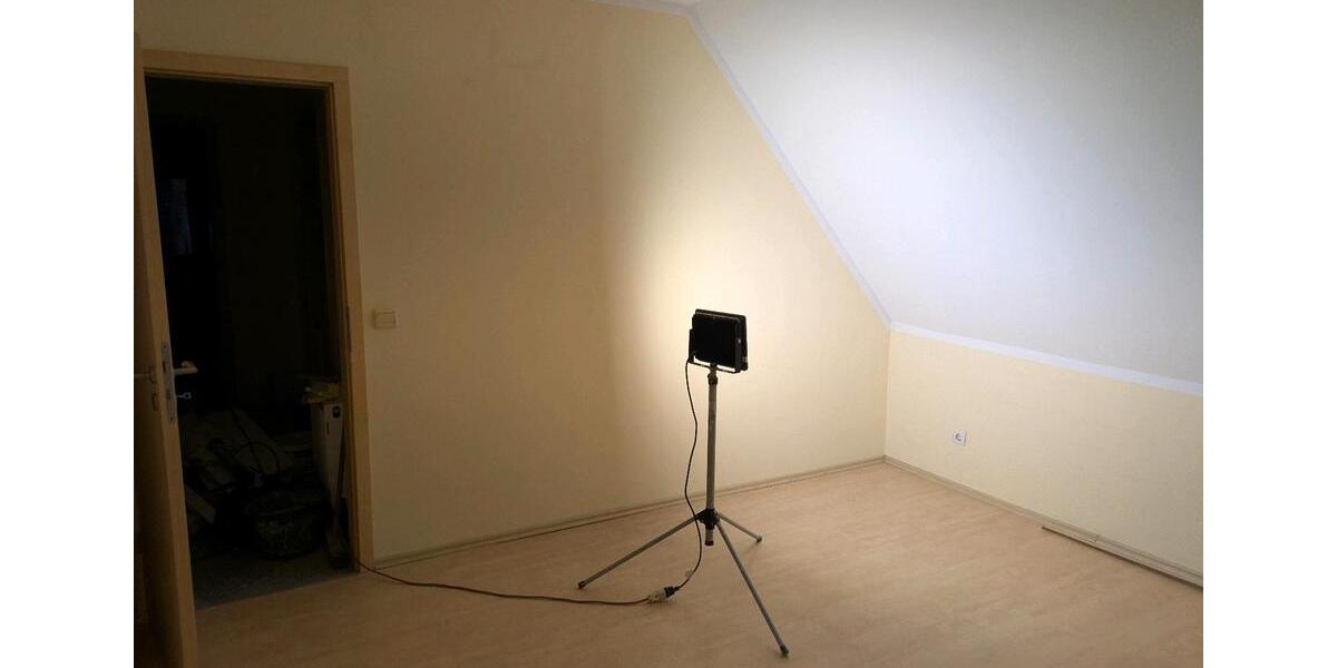 Dachgeschoßwohnung Essen Stadtbezirk II - 5 Zimmer, 79 m&sup2;, 850&euro; | Angebot:25176287