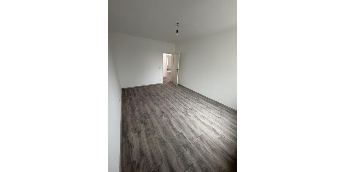 Erdgeschoßwohnung Solingen - 4 Zimmer, 81 m&sup2;, 950&euro; | Angebot:24729833